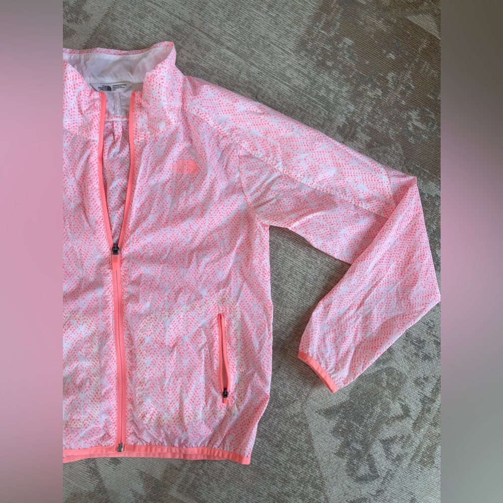 Women’s The North Face Light windbreaker - Size Small
